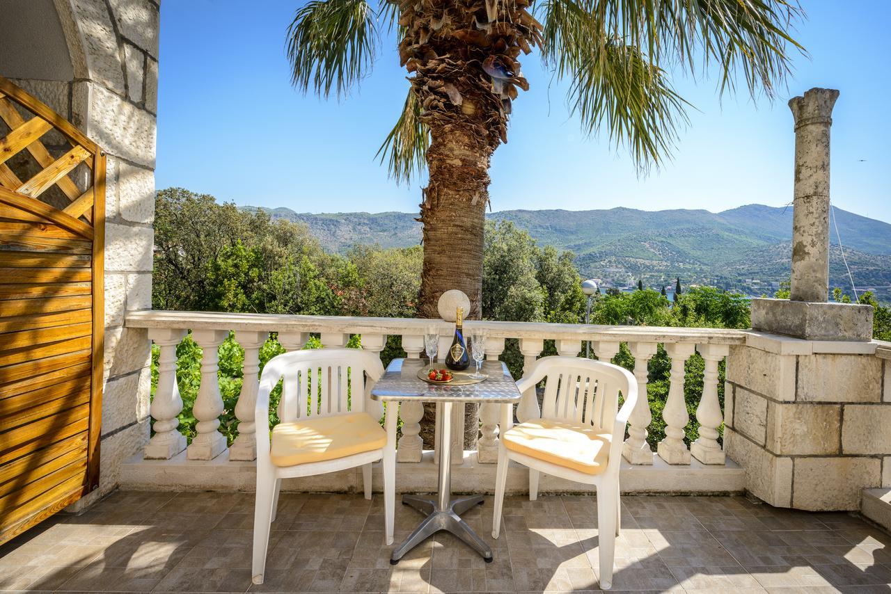 Two Palms Villa Zaton  Buitenkant foto